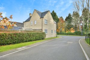 Approach to property - click for photo gallery